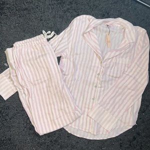 NEW WITH TAGS VICTORIA SECRET PINSTRIPE PAJAMA SET WOMENS SIZE SMALL